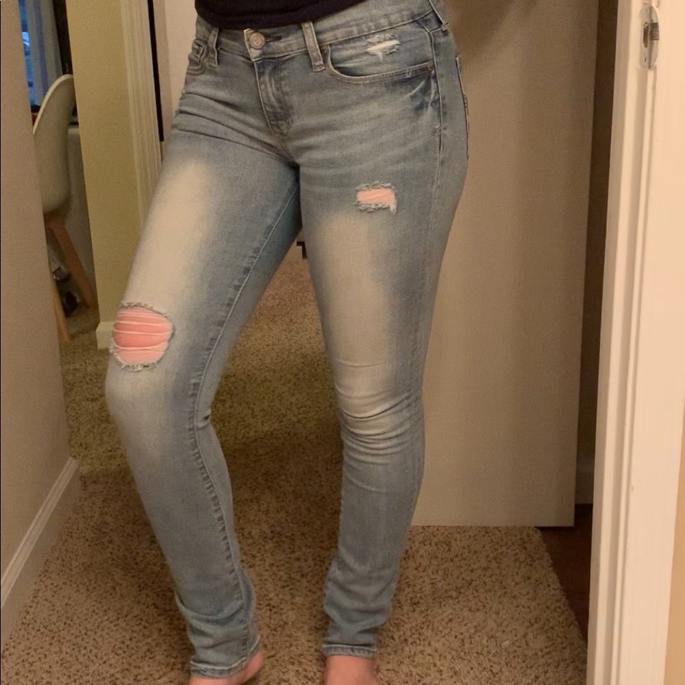 Skinny, light/medium wash jeans